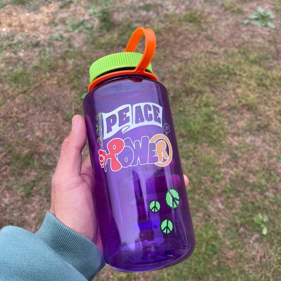NEW MARKET STUDIOS PEACE & POWER PURPLE WATER BOTTLE - Picture 2 of 4